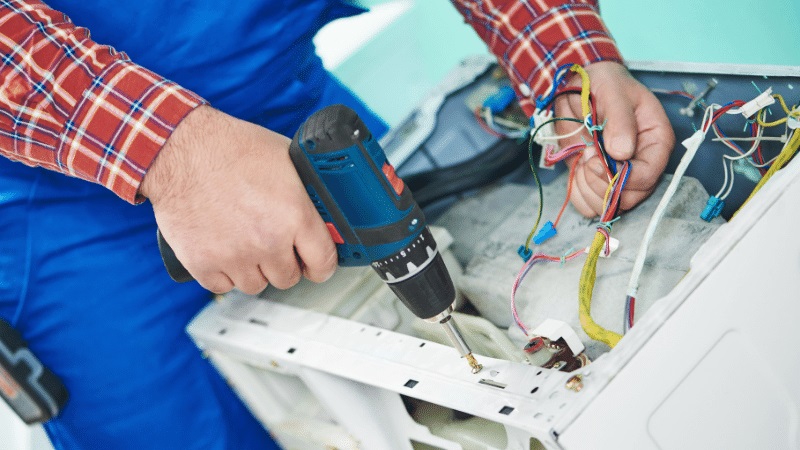 Karşıyaka Empero Empero çamaşır makinesi kart tamiri – Su almama arızası orijinal parça ile giderildi. - Teknik servis örneği